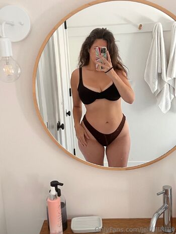 formerly a mermai / jelllllllllllllly nude photo #7