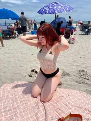 Le / jellofangs nude photo #15