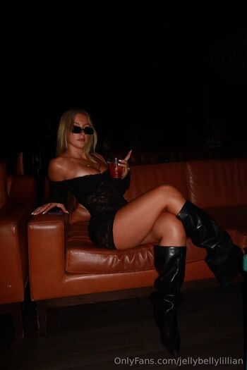 Lillia / jellybellylillian nude photo #26