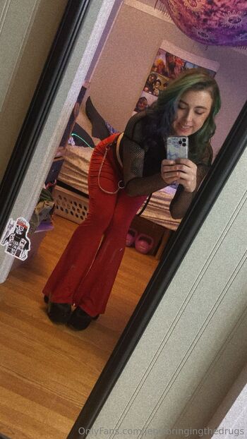 OnlyFans / jenisbringingthedrugs nude photo #12