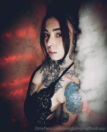 OnlyFans / jenisbringingthedrugs nude photo #21