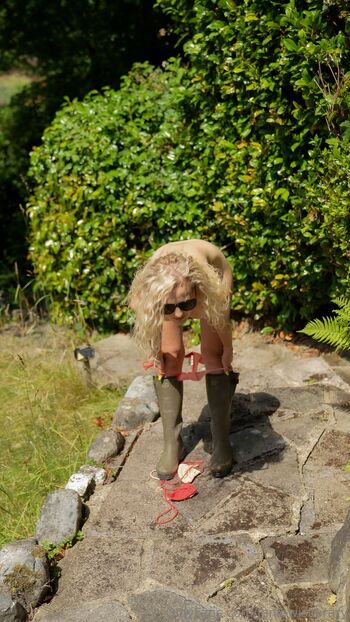 Jen Lewi / jenlewislibrary nude photo #23