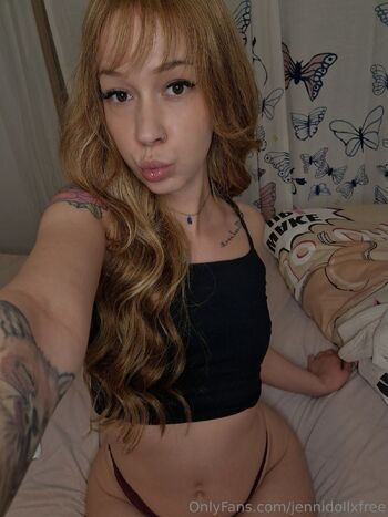 J / jennidollxfree nude photo #1