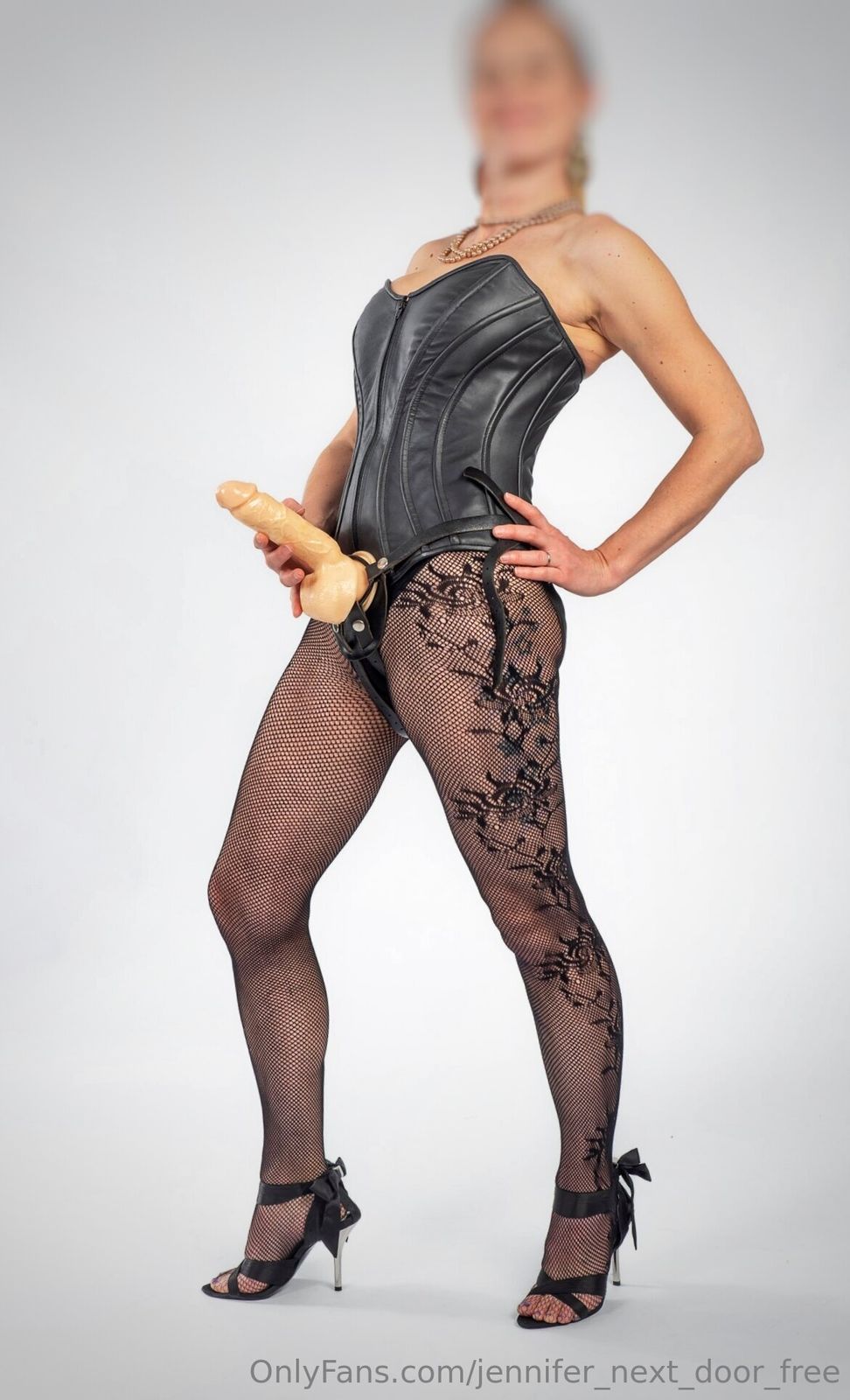 Jennifer fre / jennifer_next_door_free nude photo #28