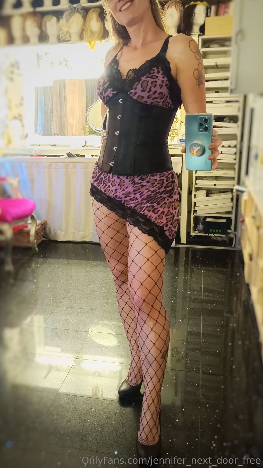 Jennifer fre / jennifer_next_door_free nude photo #29