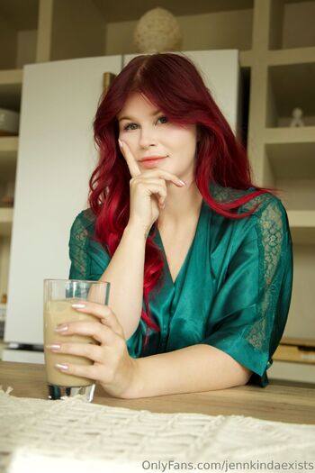 Jen / jennkindaexists nude photo #37