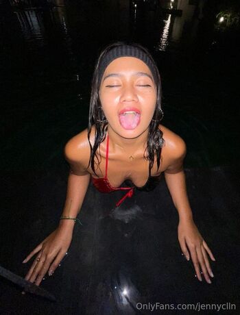 Je / jennyclln nude photo #8