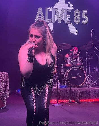 Jessica Wes / jessicawestofficial nude photo #3