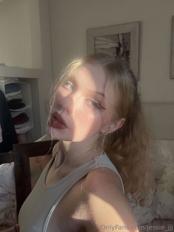 𝓙𝓮𝓼𝓼𝓲𝓮 𝓙 / jessie_jj nude photo #14
