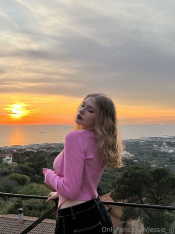 𝓙𝓮𝓼𝓼𝓲𝓮 𝓙 / jessie_jj nude photo #17