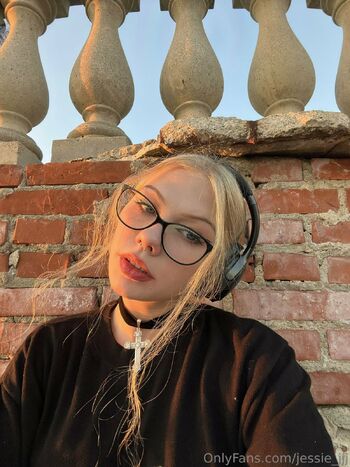 jessie jj