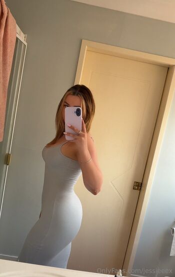 Jess / jessieeex nude photo #2