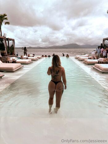 Jess / jessieeex nude photo #10