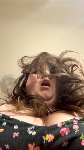 Jessie Paig / jessiepaige nude photo #32