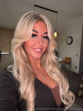 jessie / jessievasilevaxx nude photo #30