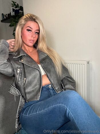 jessie / jessievasilevaxx nude photo #32
