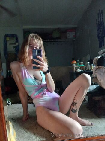 Jess / jessslips nude photo #1
