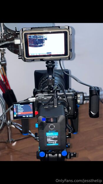 JessBitchy / jessthetip nude photo #2