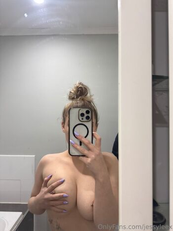 Jess / jessyleex nude photo #9