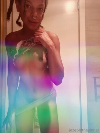 jezebelthesinne / jezebelthesinner / jezziethesinner nude photo #4