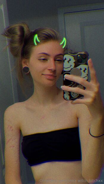 jinxxwitchxbitc / jinxx.witch.bitchxx nude photo #16