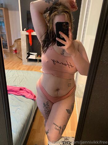 Jjennivikkifre / jjennivikkifree nude photo #1