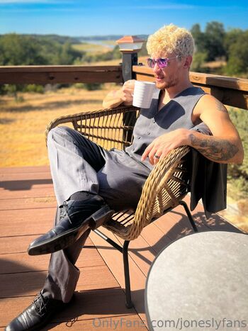 Michael and Lindsay Jone / joneslyfans nude photo #35