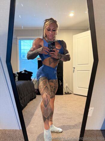 WET RN / jordainsue.free nude photo #2