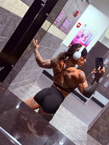 WET RN / jordainsue.free nude photo #6