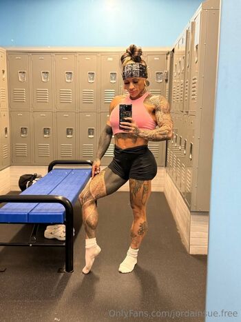 WET RN / jordainsue.free nude photo #19