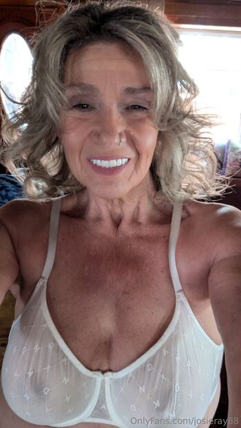 Josie mature wildcatmommystepmo / josieray88 nude photo #7