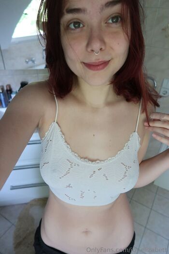 Jo / joy.elizabeth nude photo #3