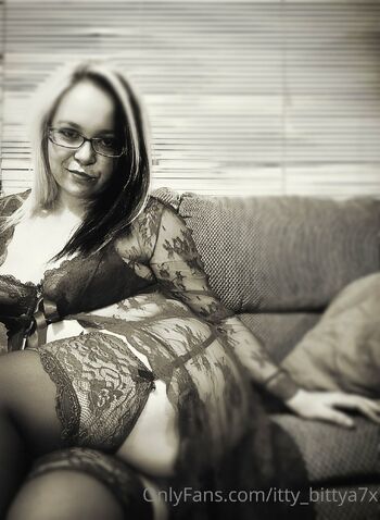 JoystickBitch / joystickbitch nude photo #5