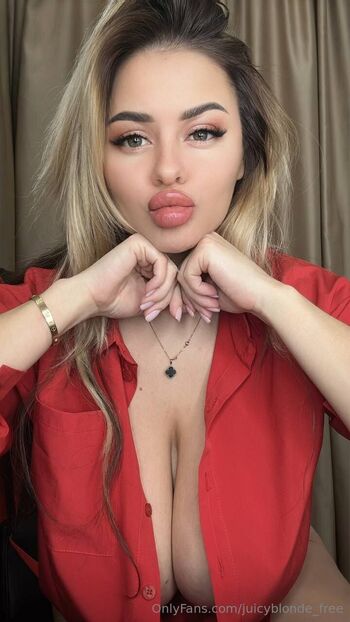 Marina_BIG BOOBS FREE / juicyblonde_free nude photo #13