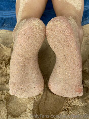 Juicy Victori / juicyfeets.69 nude photo #5