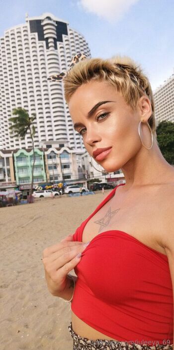 Juleeya Reutova FRE / juleeya_69 nude photo #15