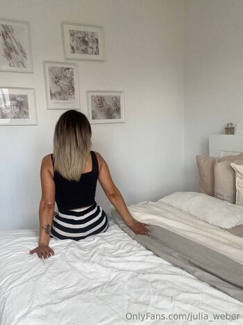 Julia / julia_weber nude photo #4