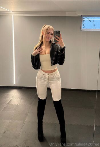 Julia / juliaa420free / juliadamro nude photo #4