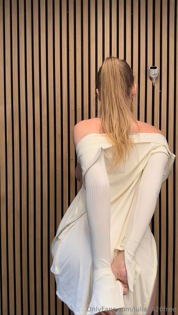 Julia / juliaa420free / juliadamro nude photo #17