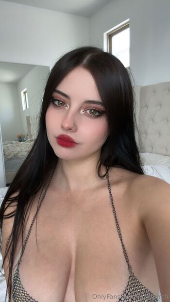 Julia Burc / juliaburch nude photo #12