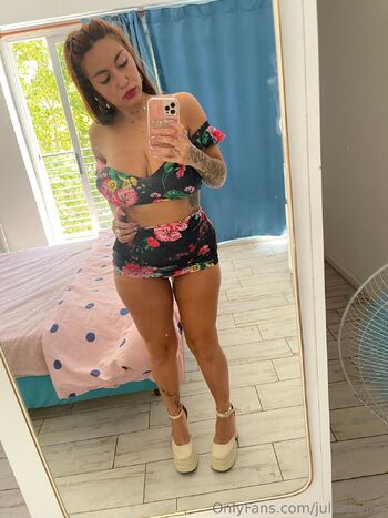 Juli / juliadivine nude photo #10