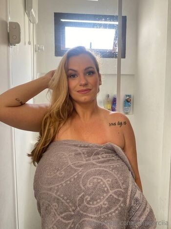 Julia Garci / juliagarciia nude photo #32