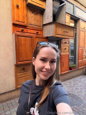 Juli Amou / juliamourr nude photo #9