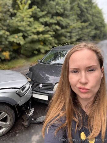 Juli Amou / juliamourr nude photo #13