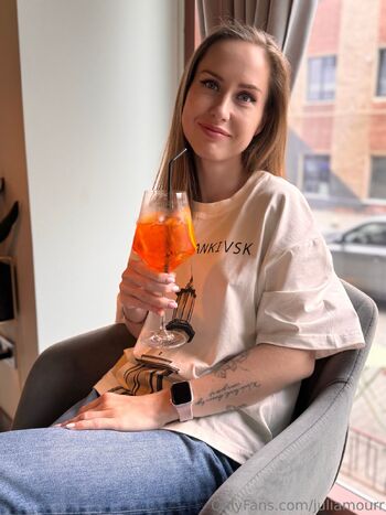 Juli Amou / juliamourr nude photo #14