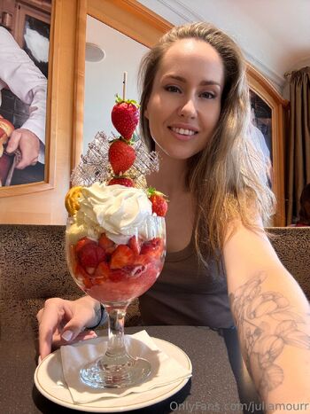 Juli Amou / juliamourr nude photo #22
