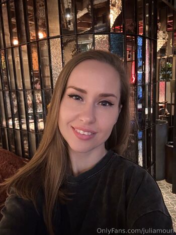 Juli Amou / juliamourr nude photo #28