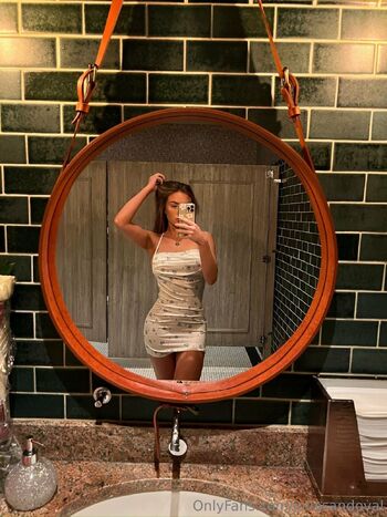 Julia Sandova / juliasandoval / julialynnsandoval / jlstweetz nude photo #25