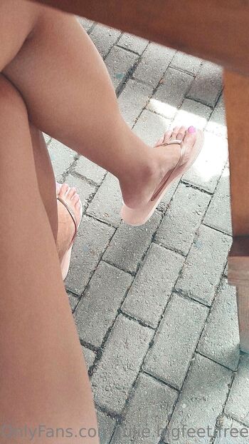 Julie Big Feet FRE / julie.bigfeet.free / juliebigfeet nude photo #26