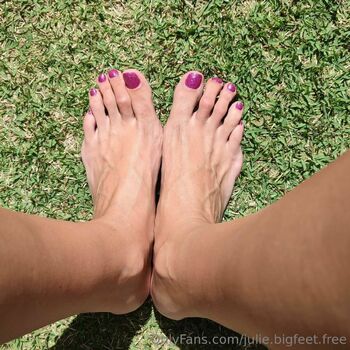 Julie Big Feet FRE / julie.bigfeet.free / juliebigfeet nude photo #39